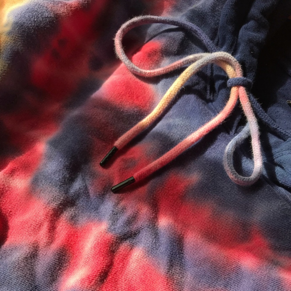 Cropped Tye-Dye Hoodie
